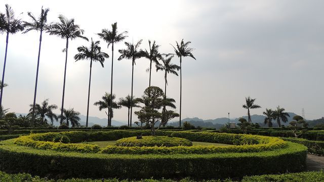 行修宮旁庭園